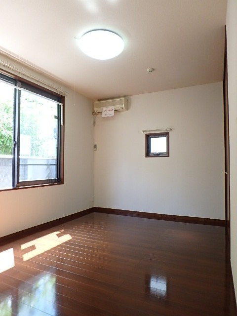 ��ʌ��������܎s�k��~�͒��̃A�p�[�g�̋��ԁE���r���O