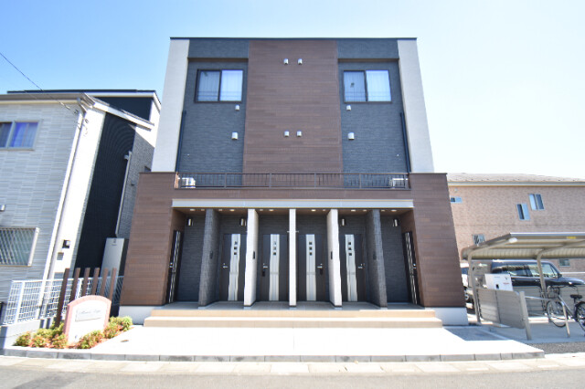 ��ʌ������s���v��̃A�p�[�g�̌����O��