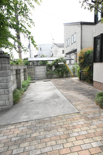 ��ʌ��������܎s�k��~�͒��̃A�p�[�g�̒��ԏ�