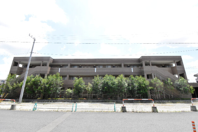 ��ʌ��������܎s����厚�w��̃}���V�����̌����O��