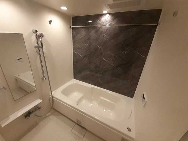 ��ʌ�����s�厚���s�g���̃A�p�[�g�̃o�X