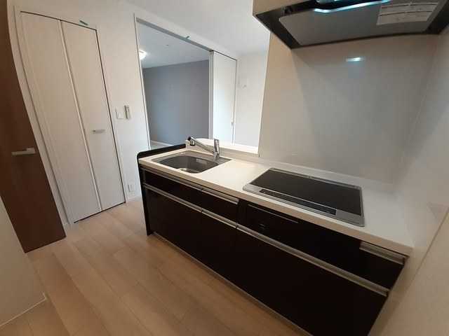 ��ʌ�����s�厚���s�g���̃A�p�[�g�̃L�b�`��