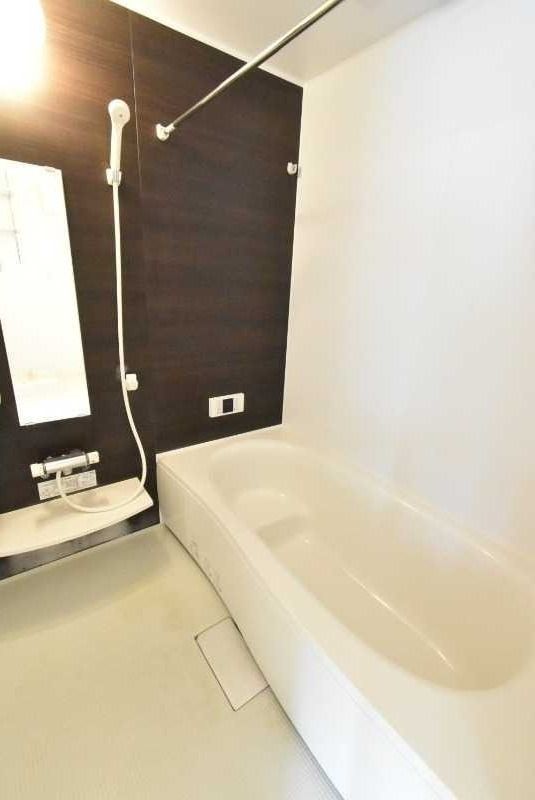 ��ʌ��z�J�s���C�N�^�E���V���ڂ̃A�p�[�g�̃o�X