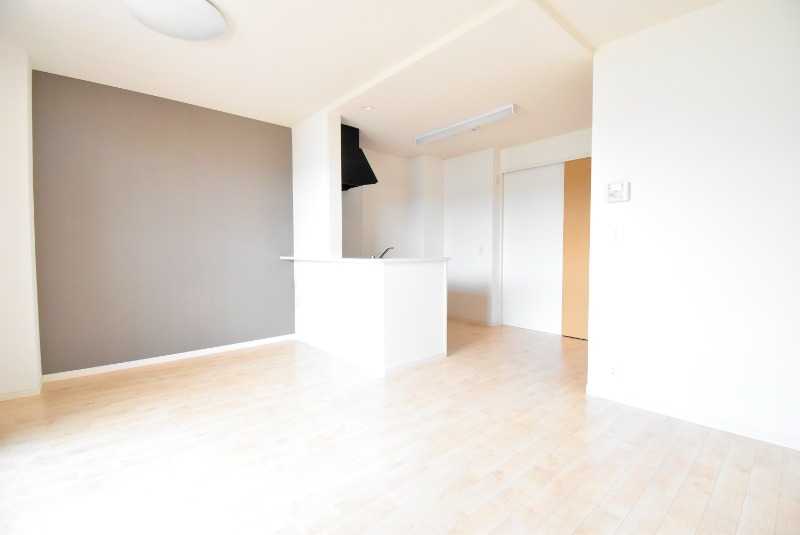 ��ʌ��������܎s����厚�w��̃}���V�����̋����E���r���O