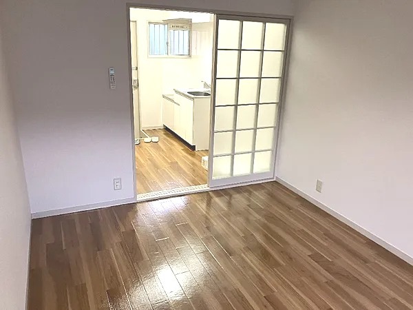 ��ʌ��������܎s��{��y�蒬�P���ڂ̃A�p�[�g�̂��̑������E�X�y�[�X