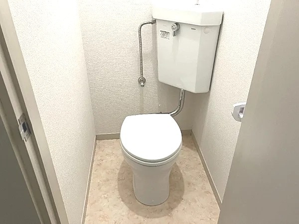 ��ʌ��������܎s��{��y�蒬�P���ڂ̃A�p�[�g�̃g�C��