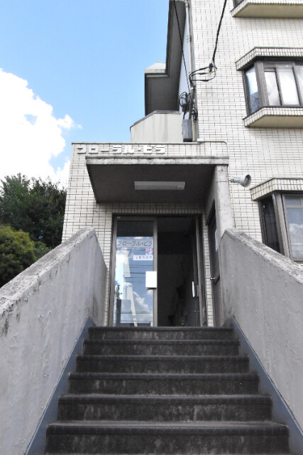 ��ʌ��������܎s������厚�쒆�ۂ̃}���V�����̌����O��