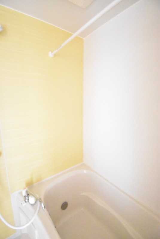 ��ʌ�����s���s�o�H�Q���ڂ̃A�p�[�g�̃o�X