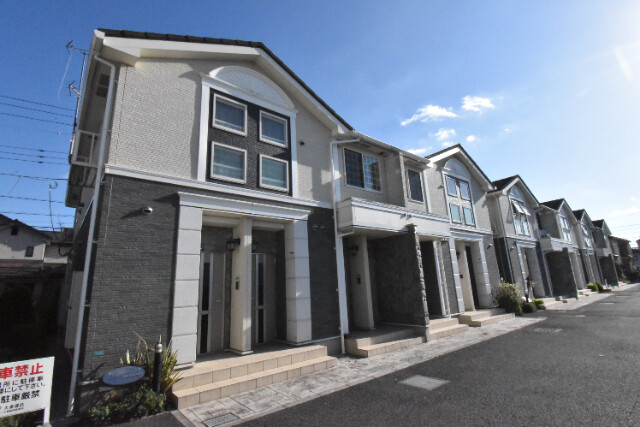 ��ʌ�����s���s�o�H�Q���ڂ̃A�p�[�g�̌����O��