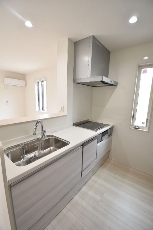 ��ʌ��������܎s��{��O���Q���ڂ̃e���X�n�E�X�̃L�b�`��