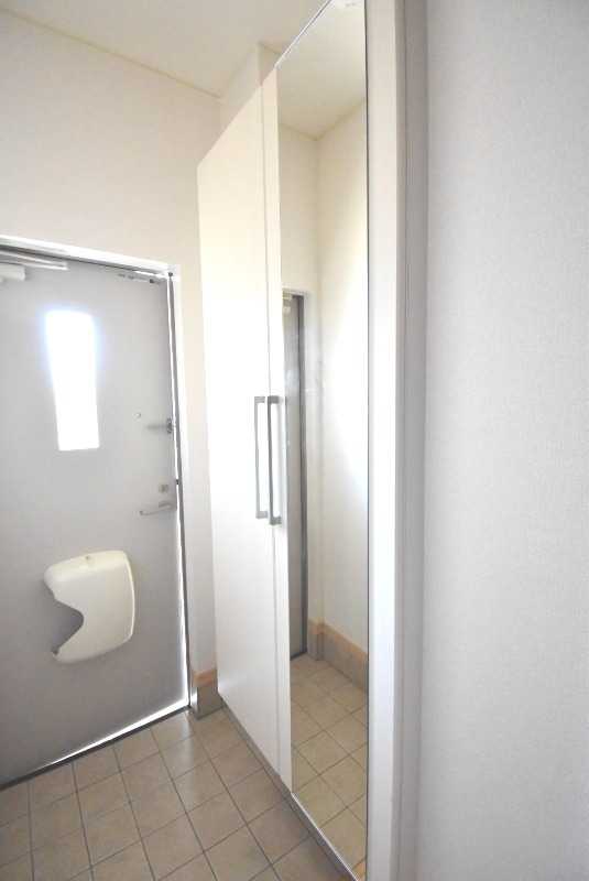 ��ʌ�����s���s�o�H�Q���ڂ̃A�p�[�g�̌���