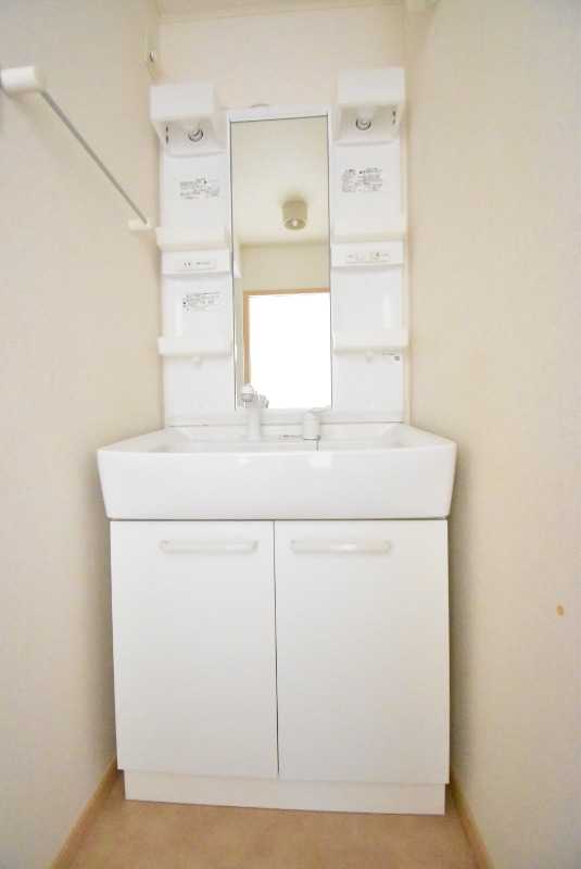 ��ʌ�����s���s�o�H�Q���ڂ̃A�p�[�g�̐��ʏ�