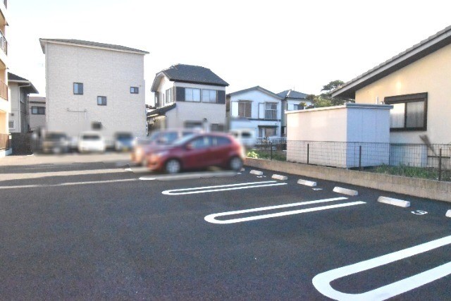 ��ʌ�����s������U���ڂ̃}���V�����̒��ԏ�