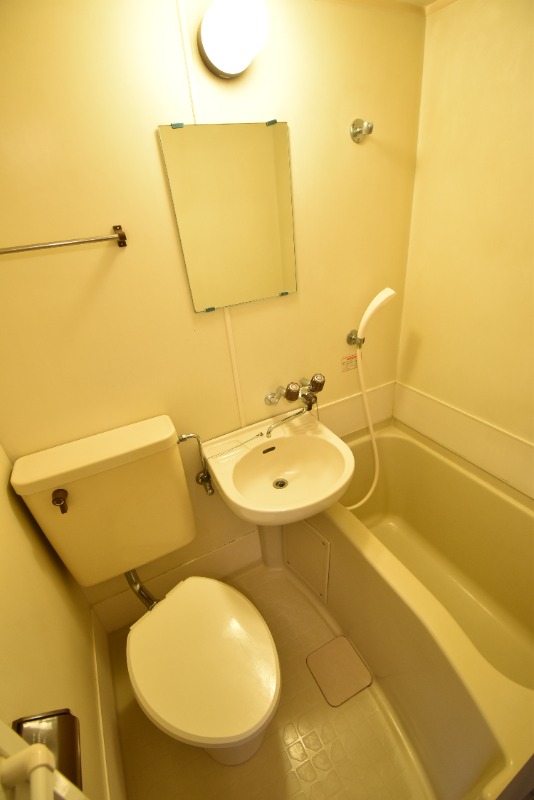 ��ʌ��V���s���R���ڂ̃A�p�[�g�̃o�X