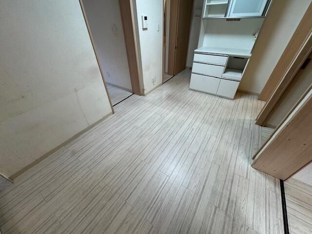 ��ʌ��z�J�s���������̃}���V�����̋��ԁE���r���O