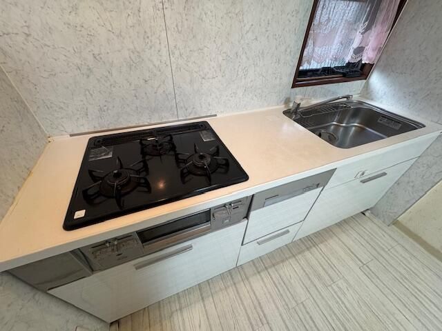 ��ʌ��z�J�s���������̃}���V�����̃L�b�`��