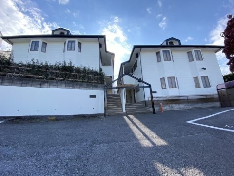 ��ʌ�����s���ԂQ���ڂ̃A�p�[�g�̃G���g�����X