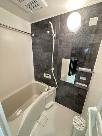 ��ʌ��������܎s��{����\���Q���ڂ̃A�p�[�g�̃o�X