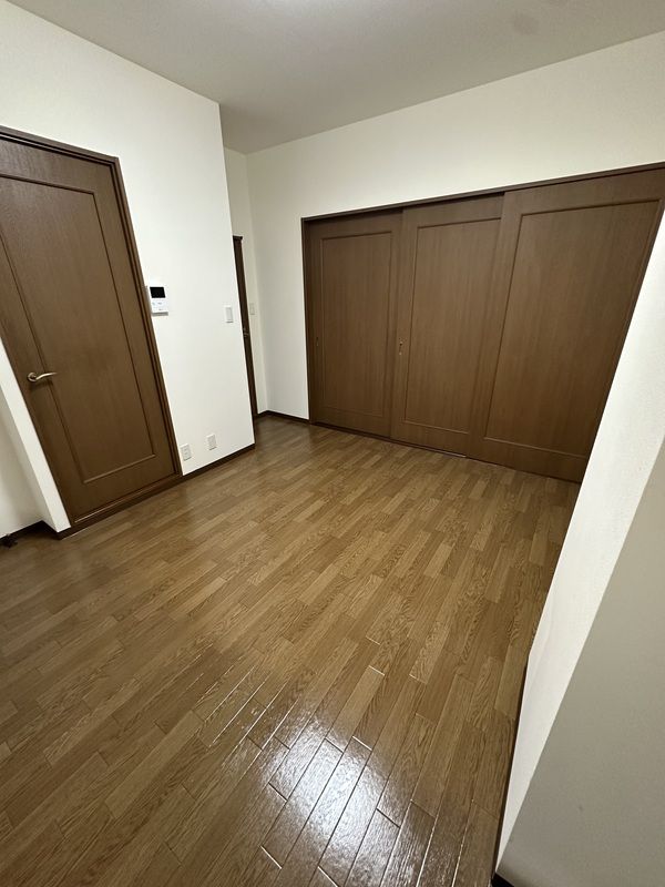 ��ʌ��z�J�s���������̃}���V�����̋��ԁE���r���O