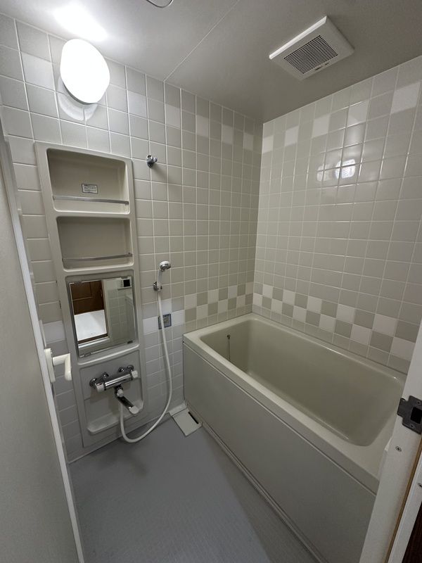 ��ʌ��z�J�s���������̃}���V�����̃o�X