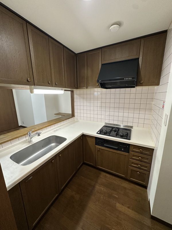 ��ʌ��z�J�s���������̃}���V�����̃L�b�`��