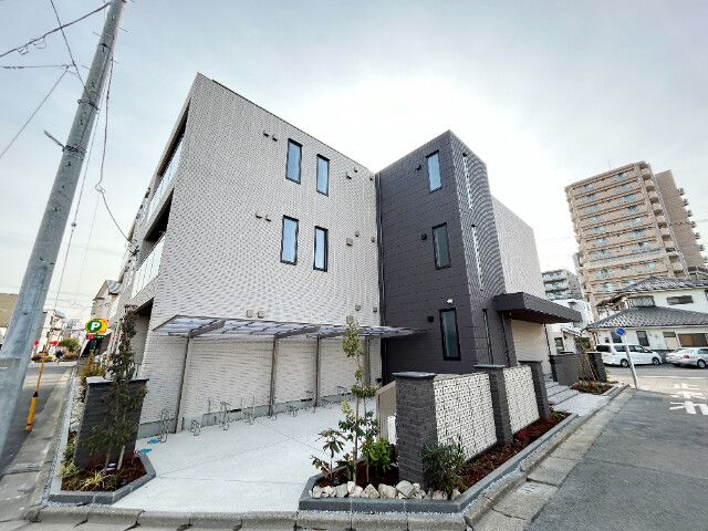 ��ʌ�����s�Œ��c�P����7-8�̃}���V�����̌����O��