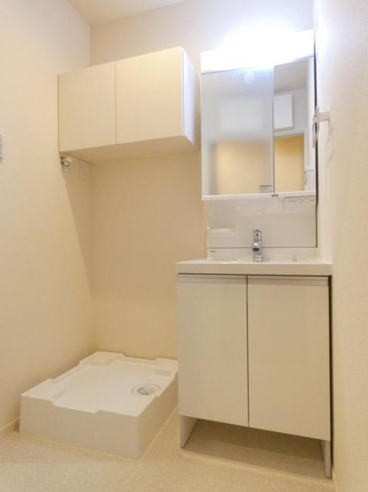 ��ʌ�����s�씵���J�R���ڂ̃}���V�����̐��ʏ�