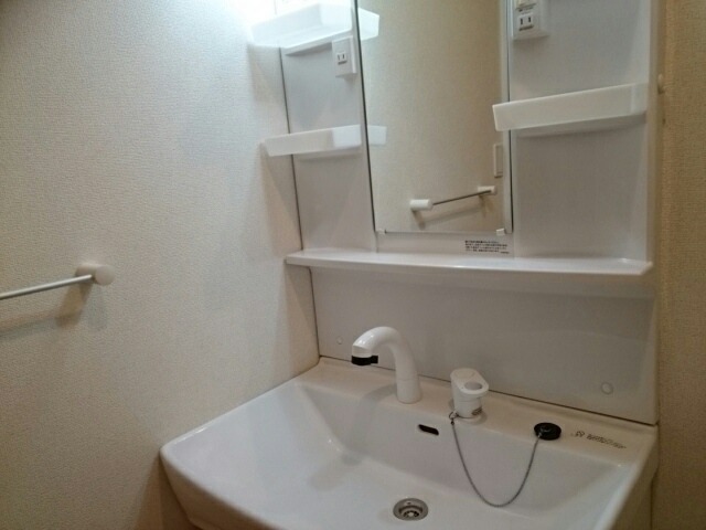 ��ʌ��������܎s���厚��J���̃A�p�[�g�̐��ʏ�