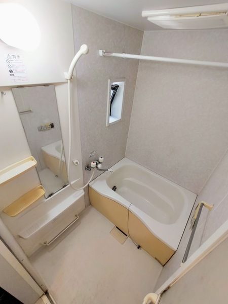 ��ʌ��������܎s�Y�a��{���S���ڂ̃A�p�[�g�̃o�X