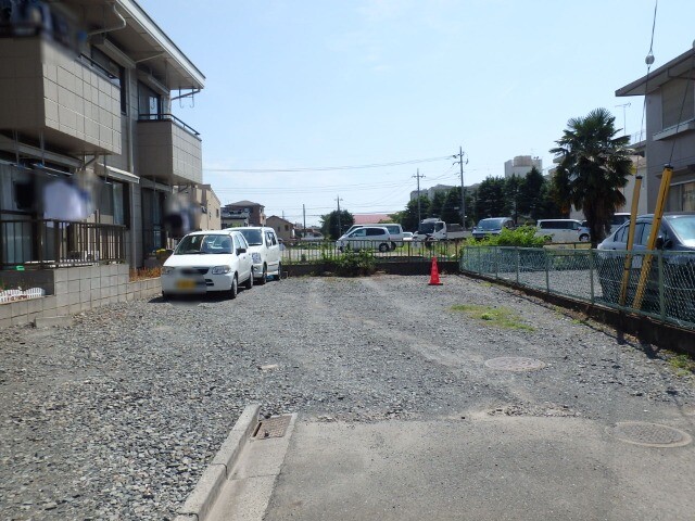 ��ʌ��������܎s����厚���L�̃}���V�����̒��ԏ�