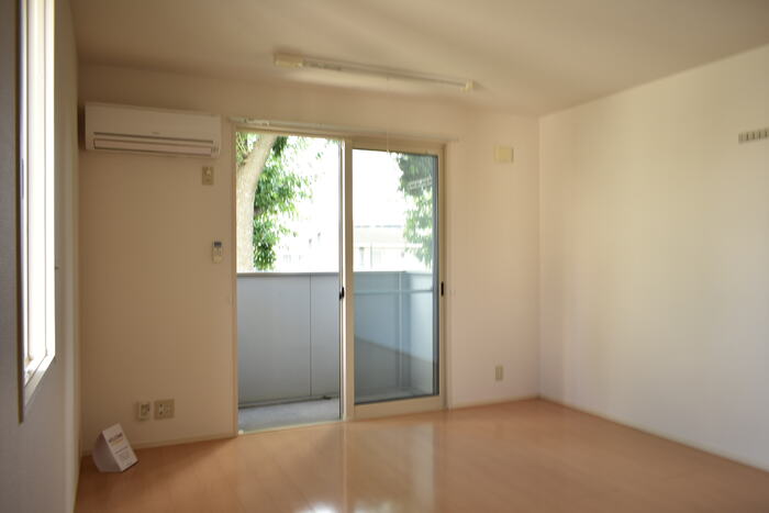 ��ʌ��������܎s��{��㏬���̃A�p�[�g�̋��ԁE���r���O