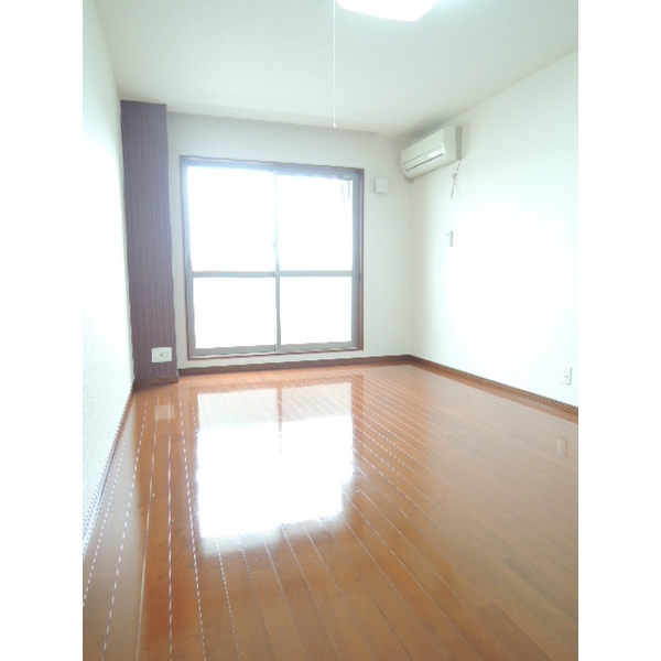 ��ʌ������s�k�J�R���ڂ̃}���V�����̋��ԁE���r���O