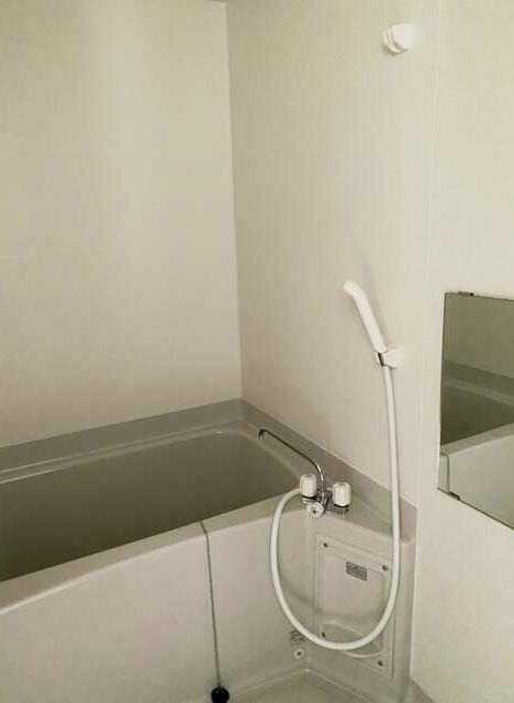 ��ʌ������s�����S���ڂ̃A�p�[�g�̃o�X