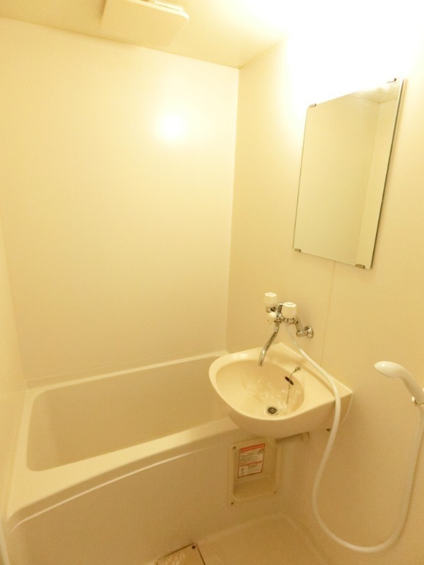 ��ʌ��������܎s��΋戤�����̃A�p�[�g�̃o�X