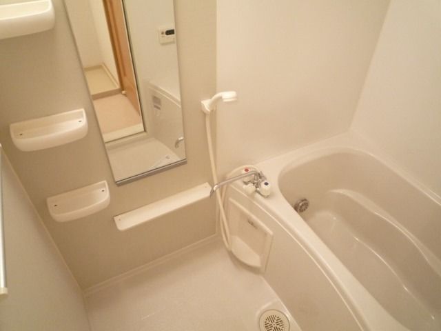 ��ʌ��k�����S�ɓޒ����h��Q���ڂ̃A�p�[�g�̃o�X