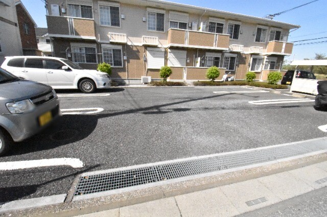 ��ʌ��k�����S�ɓޒ����h��Q���ڂ̃A�p�[�g�̒��ԏ�