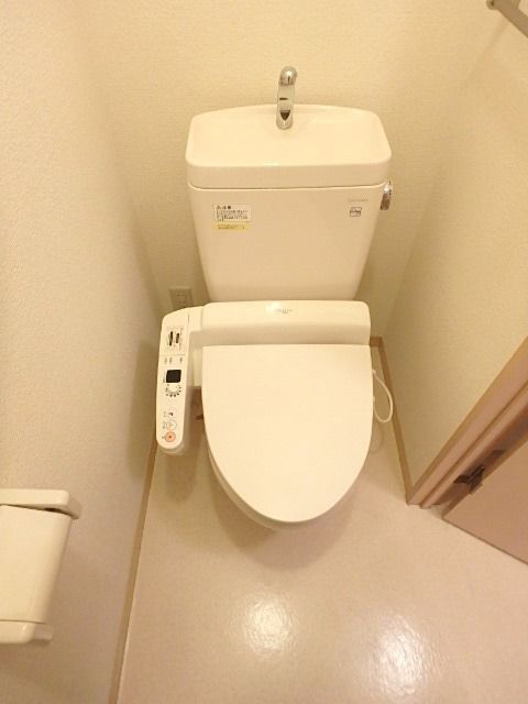 ��ʌ��������܎s�k��{�����Q���ڂ̃A�p�[�g�̃g�C��