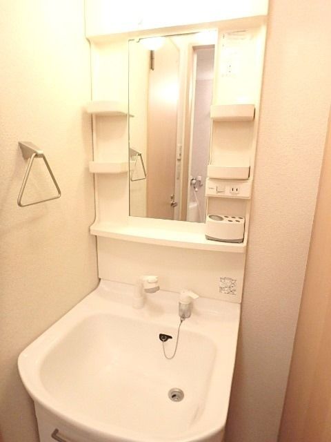 ��ʌ��������܎s�k��{�����Q���ڂ̃A�p�[�g�̐��ʏ�