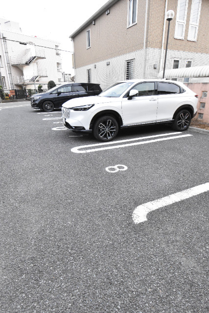 ��ʌ��������܎s�����擌��{�Q���ڂ̃A�p�[�g�̒��ԏ�