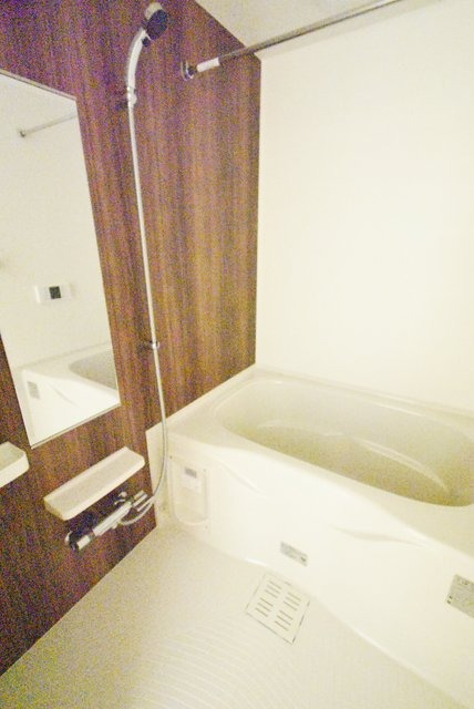 ��ʌ��������܎s��΋撇���Q���ڂ̃A�p�[�g�̃o�X