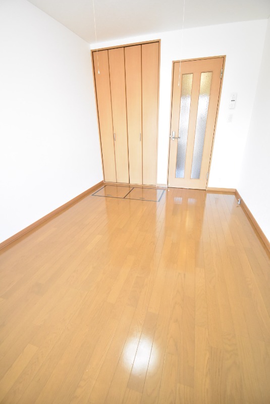 ��ʌ��������܎s�k��{�����P���ڂ̃A�p�[�g�̋��ԁE���r���O