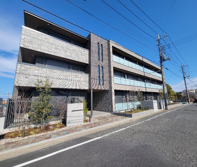 ��ʌ��������܎s��{��V�����P���ڂ̃}���V�����̌����O��