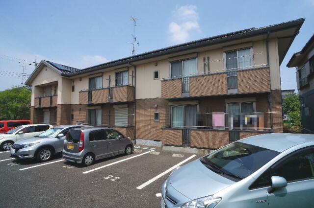 ��ʌ��������܎s������厚����̃A�p�[�g�̒��ԏ�