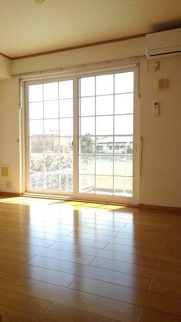 ��ʌ��������܎s��΋�厚���̃A�p�[�g�̋��ԁE���r���O