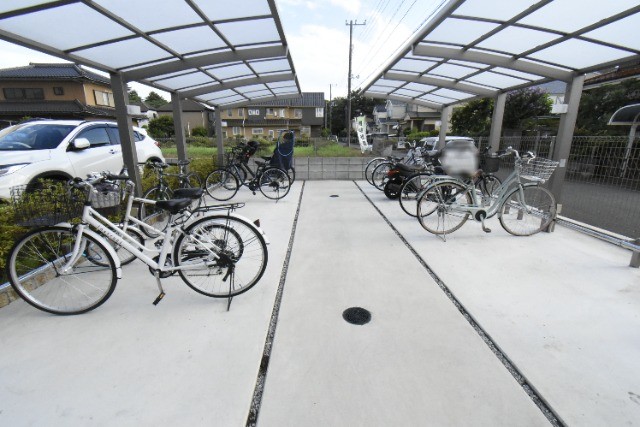 ��ʌ�����s���R���ڂ̃A�p�[�g�̂��̑�