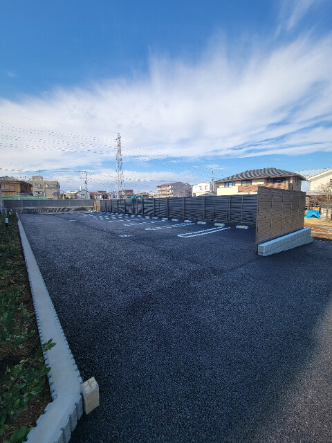 ��ʌ��������܎s��{��V�����P���ڂ̃}���V�����̒��ԏ�