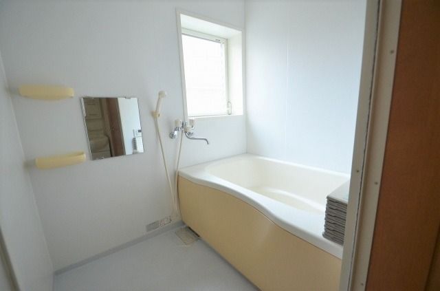 ��ʌ��k�����S�ɓޒ��厚�����̃^�E���n�E�X�̃o�X