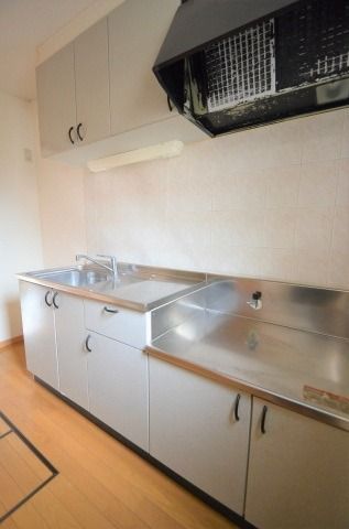 ��ʌ��k�����S�ɓޒ��厚�����̃^�E���n�E�X�̃L�b�`��