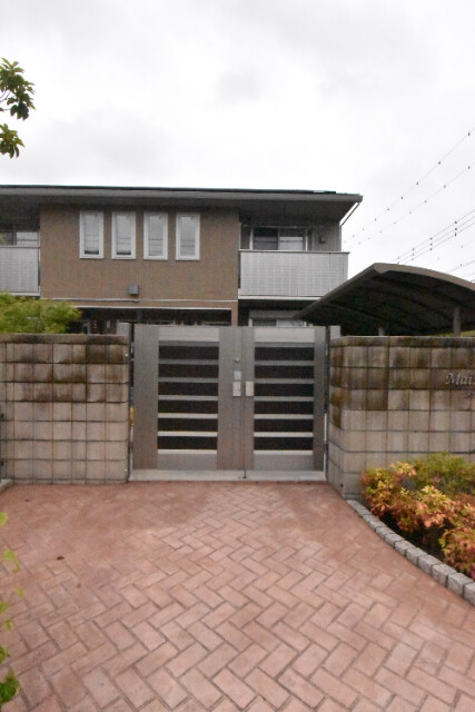 ��ʌ��z�J�s���C�N�^�E���P���ڂ̃A�p�[�g�̃G���g�����X