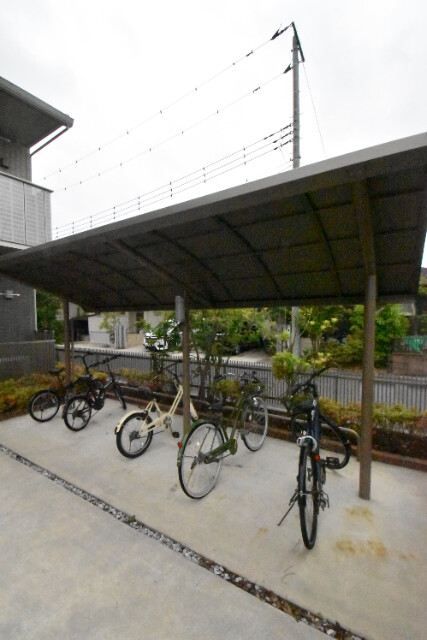 ��ʌ��z�J�s���C�N�^�E���P���ڂ̃A�p�[�g�̂��̑�